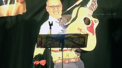 ‘Actualiteitscabaret’ door cabaretier Karel Declercq